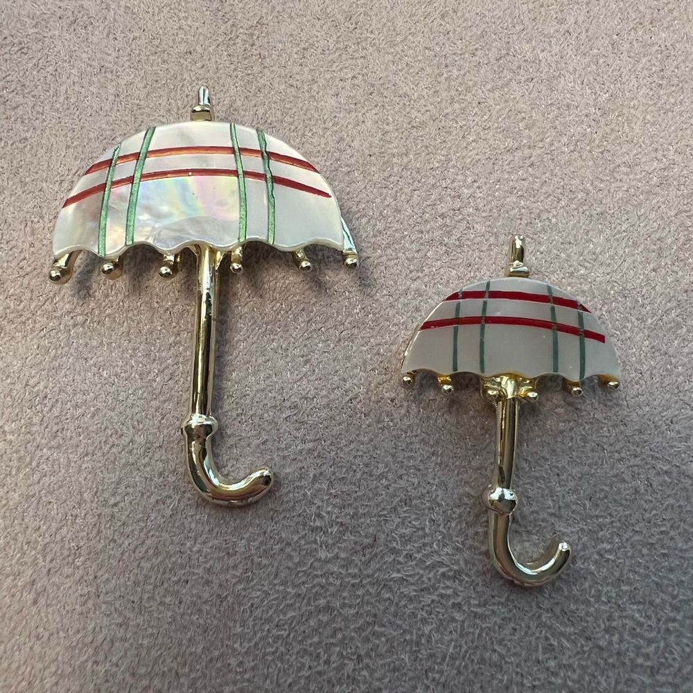 Gold Tone Mother-of-Pearl Umbrella Pin Brooch Set with Red & Green Stripes - Picture 3 of 5